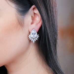 Crystal Stud earrings Tear Drop Stud earrings Bridal jewelry set Statement earrings Crystal Bridal earrings quinceanera Jewelry set