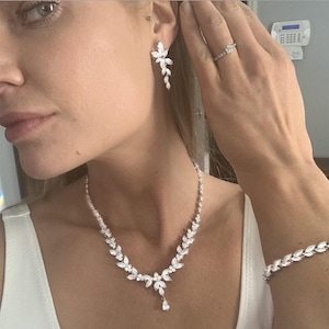 Bridal Necklace set Silver Wedding Jewelry for Bride Silver Bridal Jewelry Crystal Bridal Necklace Set Bridal Jewelry Set