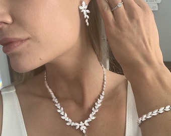 Bridal Necklace set Silver Wedding Jewelry for Bride Silver Bridal Jewelry Crystal Bridal Necklace Set Bridal Jewelry Set