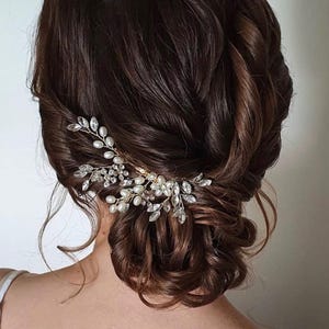 Bridal Hair Comb Floral Wedding Hair Comb Pearl Bridal Hair Accessory Pearl Hair Comb Hair Comb for Wedding Wedding Hair Accessory for bride