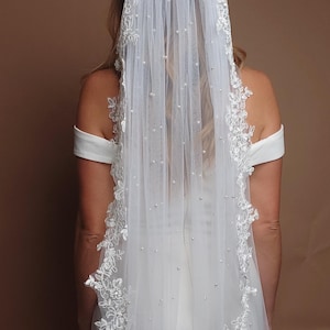 Lace Veil Bridal Cathedral Veil with comb Lace Veil Ivory Elbow Veil for Bride Veil with lace Cathedral Veil Lace Fingertip Veil
