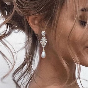 Pearl Bridal Earrings Long pearl Wedding earrings Wedding drop earrings teardrop earrings bridesmaid earrings pearl wedding jewelry set