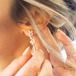 Crystal Bridal Earrings Drop Wedding Earrings Drop Bridal Earrings Gold Bridal Earrings bridal earrings Bridesmaid earrings MOB earrings MOG