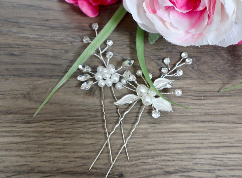 Bridal hair pins Wedding hair pins Silver crystal wedding hair piece Silver wedding hair vine Bridal hair piece Pearl bridal hair vine image 1