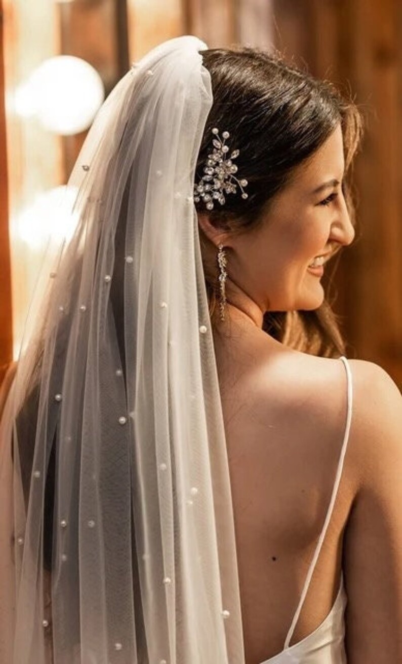 Satin Bow Pearl Veil - White
