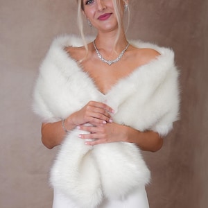Fur Wedding Shawl Wedding Bolero Bridal Cape Bridal Wrap Bridal Shrug Faux Fur Wrap Wedding cape Winter Bridal Scarf Wedding Shawl