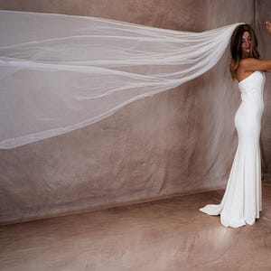 Drop Veil , Two tier Veil for Bride, Raw Cut Edge Veil image 11