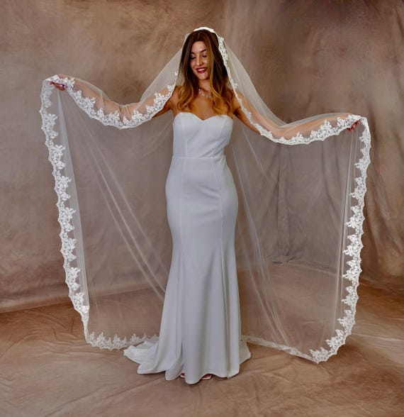 Classic Creamy White Bridal Veil with Scalloped Lace Edge Chantilly Lace Mantilla Wedding Veil - Cathedral & Chapel  main image 3
