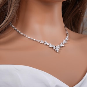 Crystal Necklace set Silver Wedding Jewelry for Bride Silver Bridal Jewelry Bridal Necklace Set Bridal Jewelry Set Bridesmaid Necklace Set