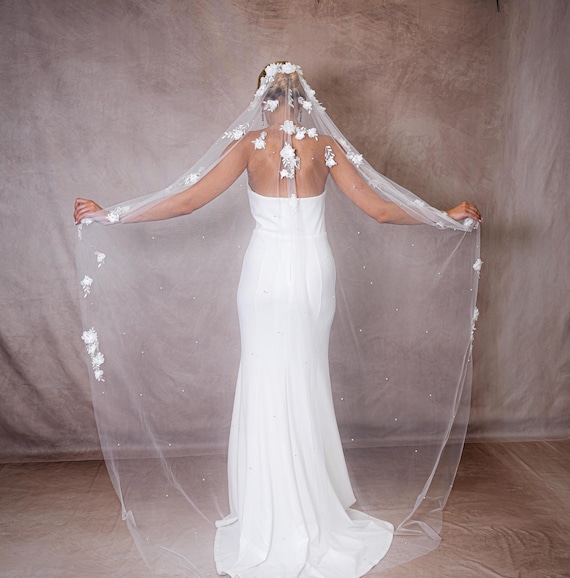 Floral Veil, Ivory Lace Wedding Veil, Fingertip, Chapel and Cathedral
