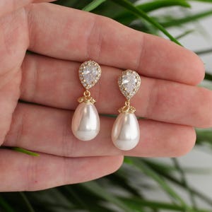 Pearl Earrings Gold Pearl Bridal Earrings Drop Wedding Earrings Pearl Bridal Jewelry Minimalist Pearl earrings Pearl Bridesmaid earrings