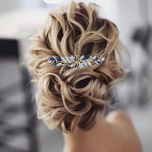 Pezzo per capelli in zaffiro blu Pettine per capelli in cristallo Accessori per capelli da sposa floreali Accessorio per capelli da sposa in zaffiro MOG MOB MOH Pezzo per capelli