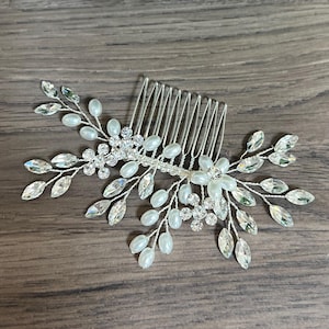 Bridal Hair Comb Floral Pearl Wedding Hair Piece Silver Bridal Hair Accessory Silver Hair Comb for Wedding Floral Hair Piece