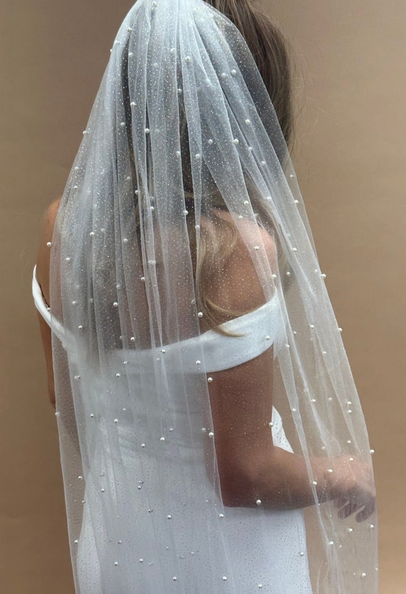 Fingertip Sparkle Veil with Crystals and Pearls