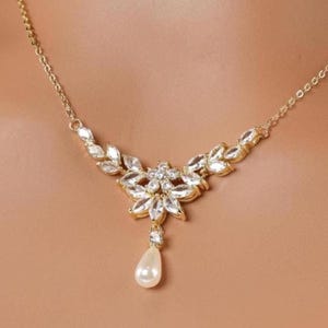 Pearl Bridal Necklace Gold Pearl Wedding Necklace Pearl Wedding Pendant necklace teardrop pearl necklace pearl wedding jewelry