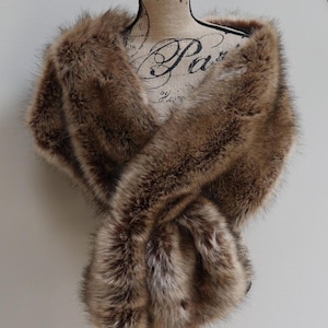 Fur Wrap Wedding Faux Fur scarf Bridal Cape Bridal Wrap Bridal Shrug Faux Fur Wrap Wedding cape Winter Bridesmaid Fur Shawl