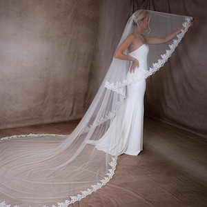 Wedding Veil with Blusher Lace Veil Cathedral Veil with comb Lace Veil for Bride Cathedral Lace Veil with blusher Lace Fingertip Veil