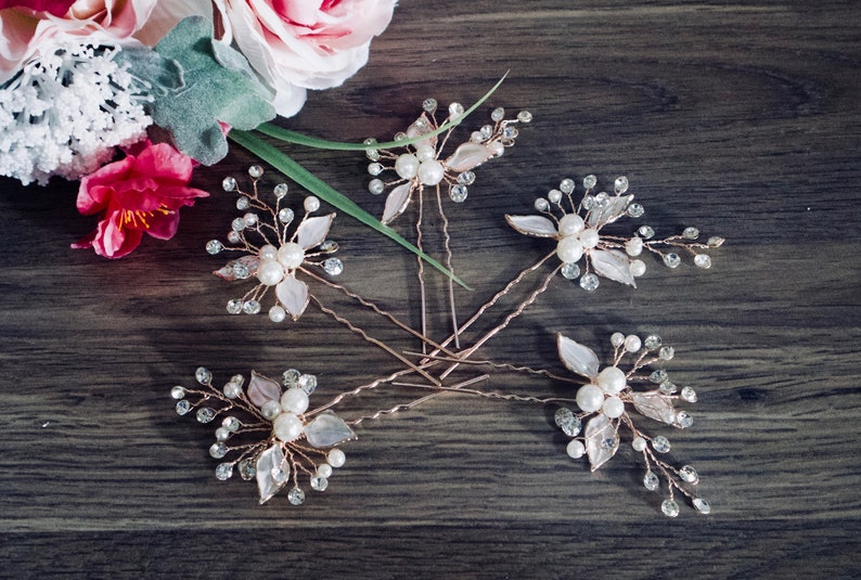 Bridal hair pins Wedding hair pins Pearl and crystal wedding hair piece Pearl wedding hair vine Bridal hair piece Pearl bridal hair vine