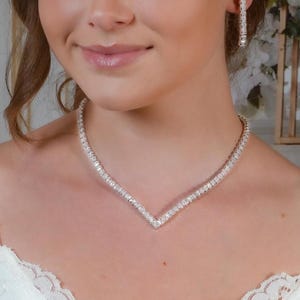 Crystal Necklace set V Shape Necklace Wedding Jewelry Bridal Necklace Wedding Necklace for Bride Wedding Jewelry Set Crystal Drop Earrings