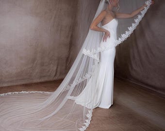 Velo de novia catedral con velo corto, encaje Chantilly, color marfil o blanco.