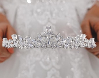 Crystal Tiara Bridal Crown Silver Crystal Tiara Princess Tiara Wedding Tiara Wedding Crown Crystal Bridal Headband Sweet 16 Crown Birthday