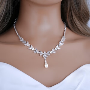 Pearl Necklace Bridal Necklace Pearl Wedding Jewelry Silver Pearl Necklace Pearl Bridal Necklace set Drop Earrings Crystal Pearl Necklace