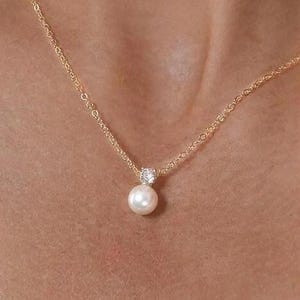 Pearl Diamond Necklace Pearl Bridal Necklace Minimalist Jewelry Pearl Wedding Necklace Bridal Jewelry Pearl Necklace Dainty Necklace Pearl