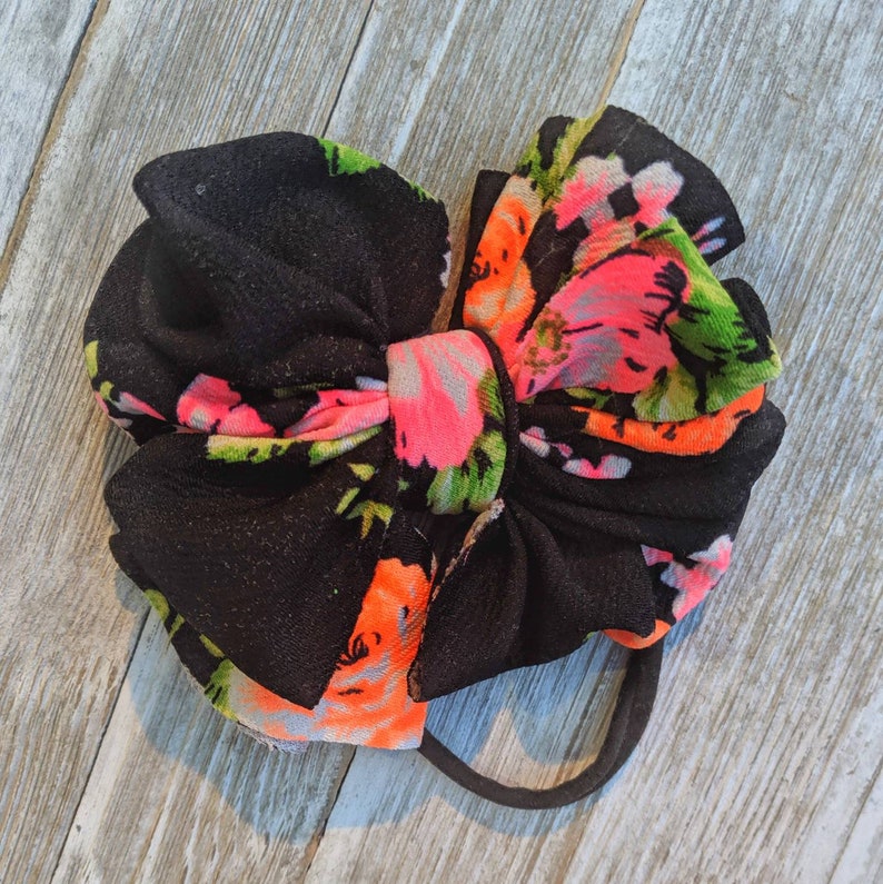 Neon messy bows