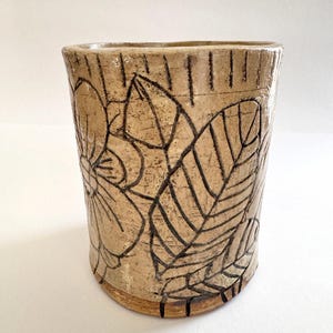 Handmade Sgraffito Ceramic Pot 13cm, Hand Carved Floral Stoneware Planter, Rustic Pottery Decor, Rustic Plant Pot