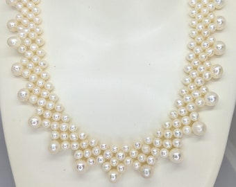 Gorgeous freshwater pearl choker necklace on silver clasp, hand-knotted
