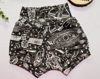 Shorts pour bébés imprimés dans l’espace, bummies pour bébés, housse de couche, fleurs pour bébés, shorts pour tout-petits imprimés dans l’espace