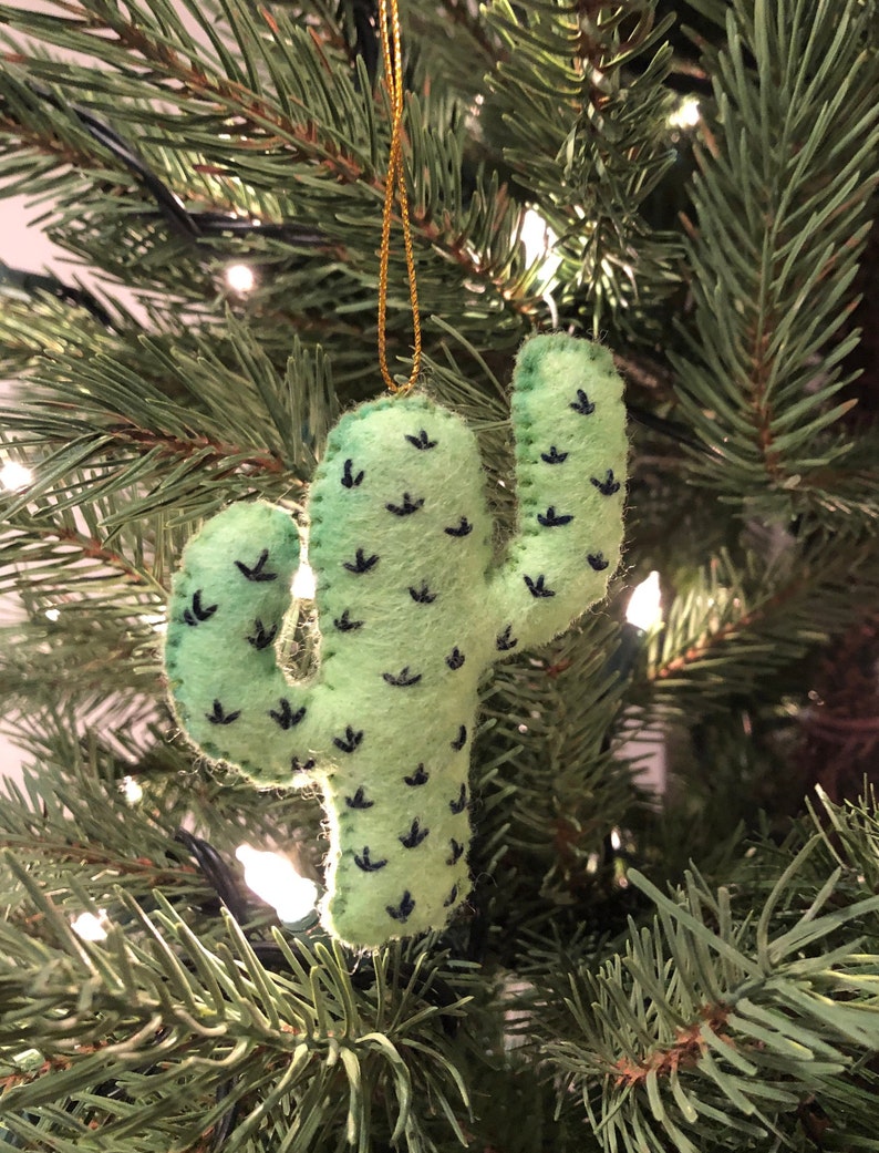 Ornamento di cactus Saguaro in feltro fatto a mano / Ornamento di Natale di cactus / Ornamento di Natale peluche / Ornamento di Natale Saguaro / Ornamento Saguaro immagine 2