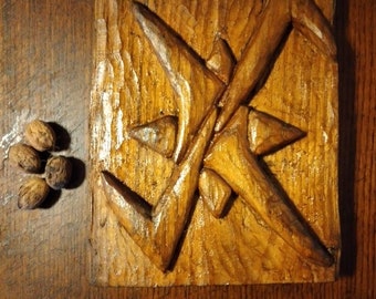 intaglio in legno di castagno - carving on chestnut wood