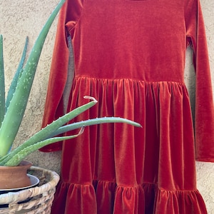 Velvet dress, green girl velvet dress, Children evening gown, Flower girl dress, First Communion dress, Party dress, Birthday girl, Valentin