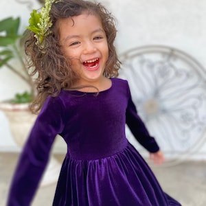 Velvet dress, green girl velvet dress, Children evening gown, Flower girl dress, First Communion dress, Party dress, Birthday girl, Valentin