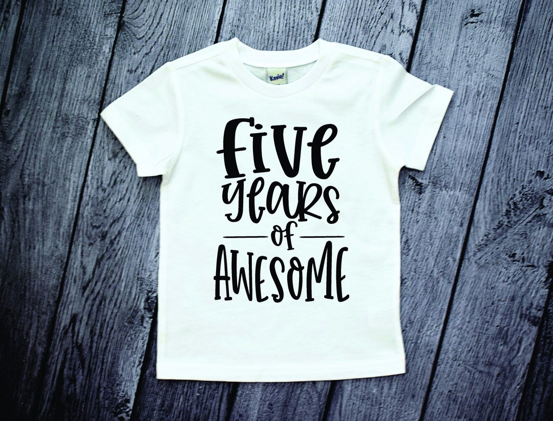 5th Birthday Gift T-Shirt Made in 2012 Awesome 5 Years Old
