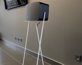 play 5 speaker stand