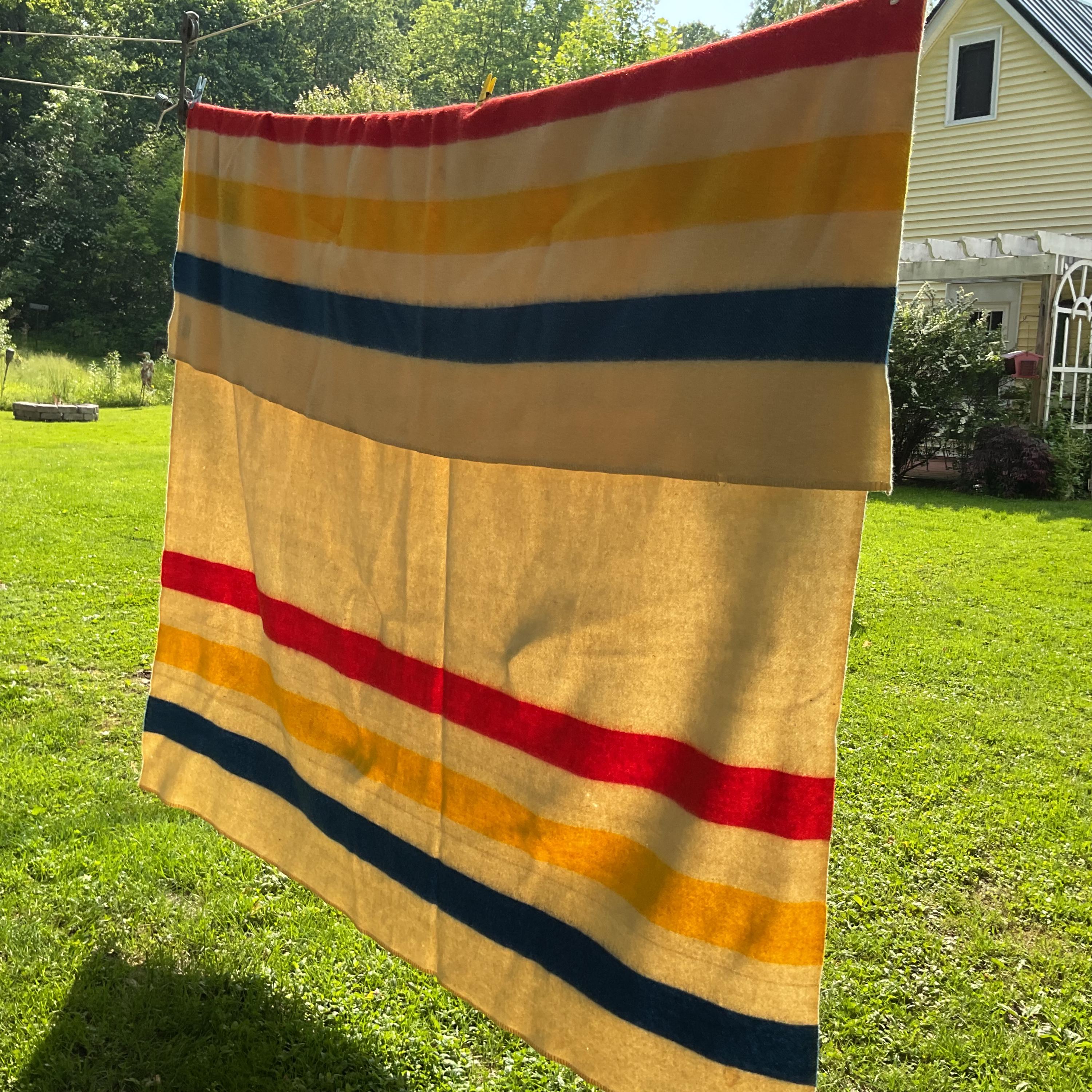 Winternite Golden Dawn woolblanket ビンテージ Vintage Golden Dawn Wool Blanket – Maven Collective
