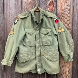 Small M-1951 field jacket OG-107 Airborne 101st Vietnam Wind Resistant Patches Distressed