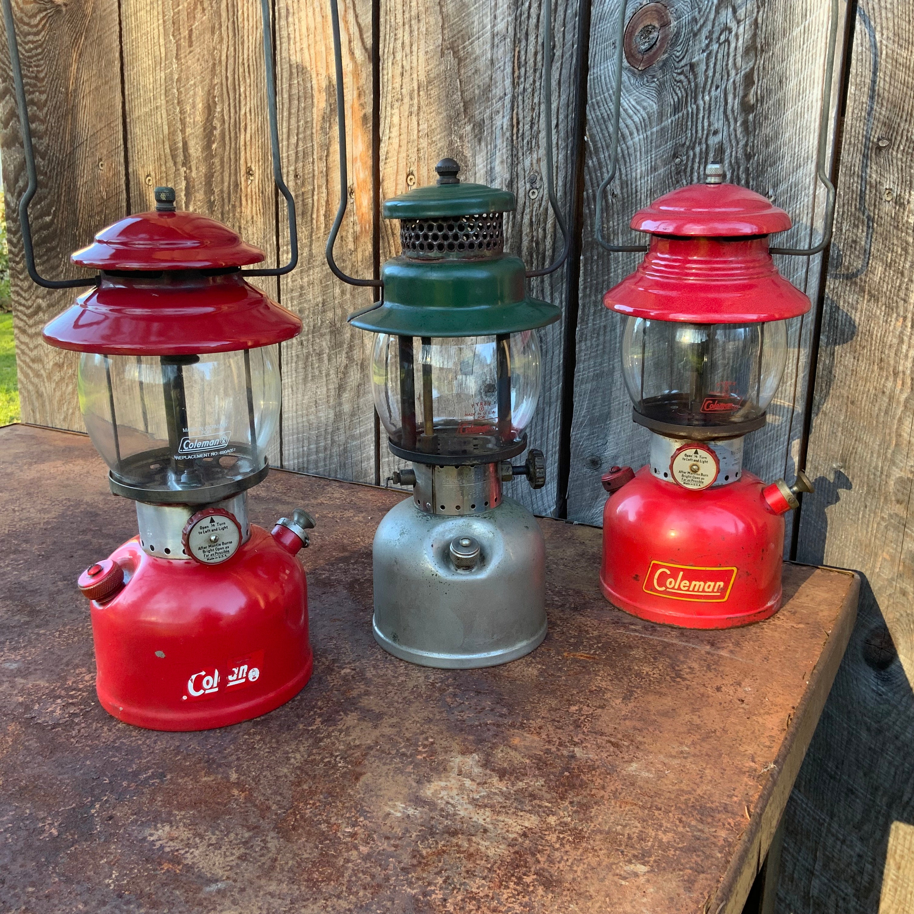 Vintage Red Coleman 200A Single Mantle Lantern, Green Nickel 242C 