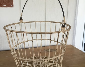 Large Vintage Farm Egg Basket with handle, storage basket, produce basket, Farm House Style Decor