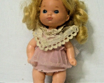 Heart family girl doll Mattel 1976 4.5"