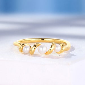 Drei Süßwasserperle Gold Ehering, elegant & schön für die Ewigkeit, zierliche Juni Birthstone Ring Geschenk für sie - Individuell von HelloRing
