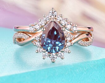 Art Deco Pear Cut Lab Alexandrite Engagement Ring Set Rose Gold Twist Ring Round Cut Moissanite Pave Band Curved Wedding Ring Bridal Set