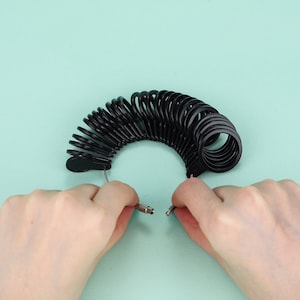 Ring Sizing Gauge Ring Gauge Sizing Tool Ring Measuring Tool Finger Sizer Adjustable Ring Gauge Plastic Ring Sizer Find Your Accurate Size