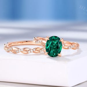 Classic Oval Lab Emerald Bridal Ring Set, Twist Moissanite Band Ring, 18K Rose Gold Wedding Ring, Custom Gemstone Engagement Ring for Women