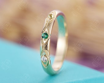 Vintage emerald wedding band Yellow gold band Antique milgrain ring Art deco Stacking ring Diamond wedding band Peridot ring Birthstone ring