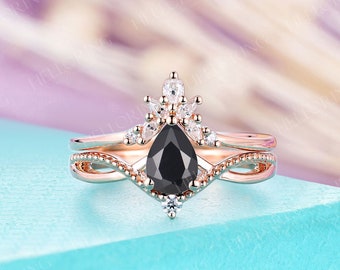 Vintage Pear Cut Black Onyx Engagement Ring Set Rose Gold Milgrain Ring Moissanite Twist Ring Chevron Curved Wedding Band Promise Bridal Set