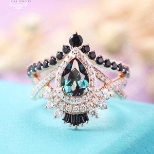 Vintage Pear shaped Alexandrite engagement ring set black diamond moissanite diamond twisted band Black onyx Bridal ring anniversary ring