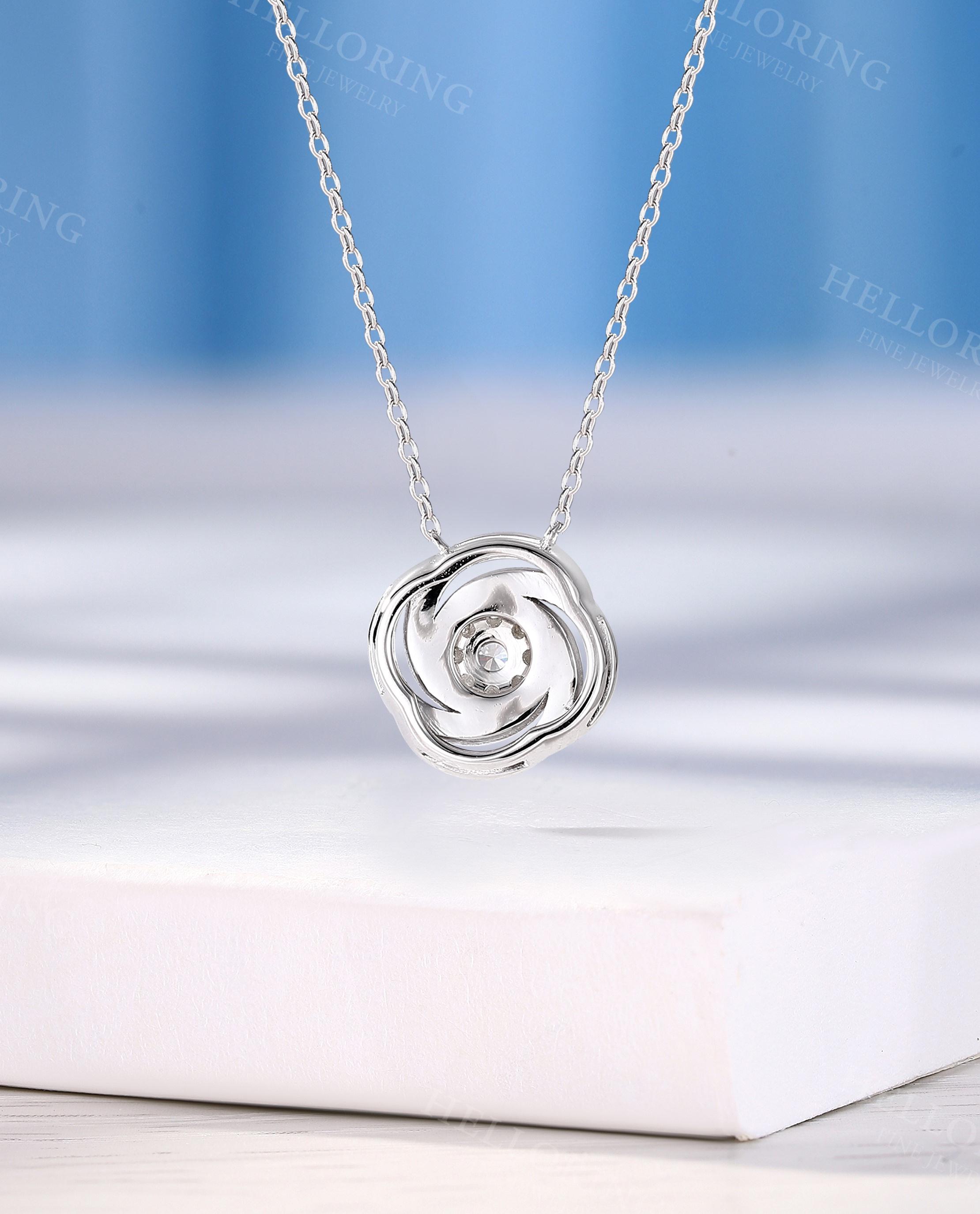 Collana con Diamante Fancy Giallo a Cuscino e contorno di Diamanti